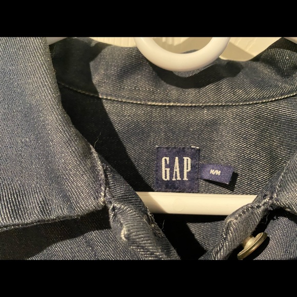 Gap, dark blue crop jean jacket. Medium. - Picture 2 of 3